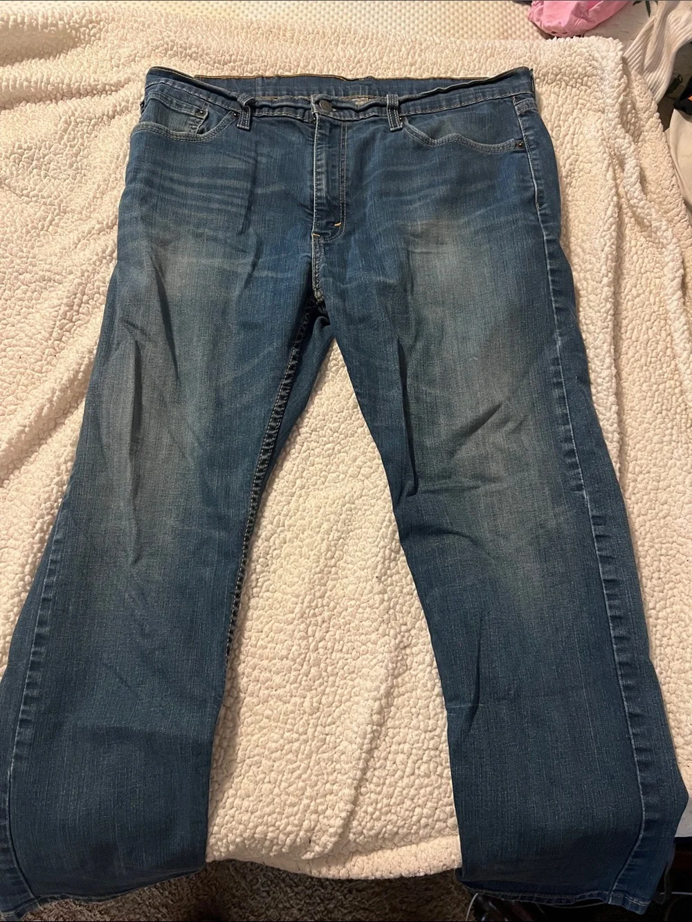 Levi's Men's Straight Jeans in Medium Blue Wash